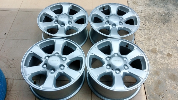 ล้อแม็กอีซูซุ ขอบ16 6รู139.7 ET33 (แม็กเปล่า)