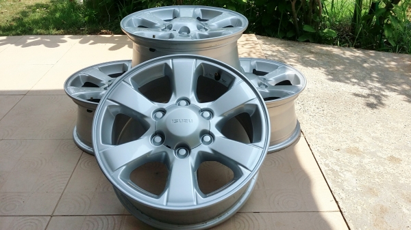 ล้อแม็กอีซูซุ ขอบ16 6รู139.7 ET33 (แม็กเปล่า)