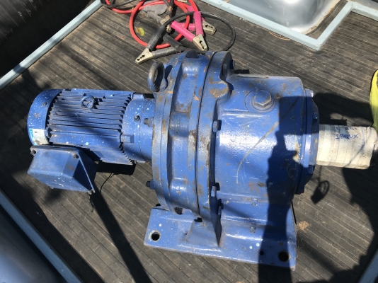 ขายมอเตอร์เกียร์ Cycro drive Sumitomo 3HP. 380V made in Japan อัตราทด 1:493 เพลาออกประมาณ 2.9รอบต่อนาที สภาพสวยมาก หมุนนิ่ม พร้อมใช้งาน