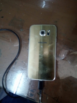 Samsung s6 สีทอง Samsung s6 สีทอง