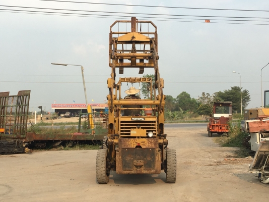 ขายรถโฟล์คลิฟท์ TOYOTA รุ่น SD25 น้ำหนักยก2.5ตัน เครื่องยนต์ดีเซล เครื่องดี เบรคดี ปั๊มแรง ทำงานนุ่มนวล มือสองจากญี่ปุ่น