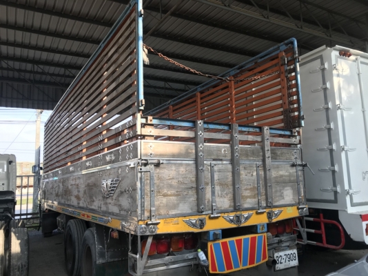 ขายกระบะคอกไม้ยาว7.5ม.สนนใจติดต่อ081-6577048คุณชาญชัย