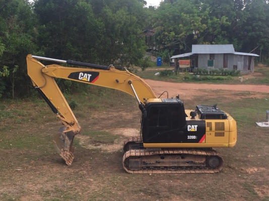 ขายดาวน์แบคโฮ CATERPILLAR 320D2ทำงาน 2098ชั่วโมง สวยมาก สนใจโทร 081-970-1072