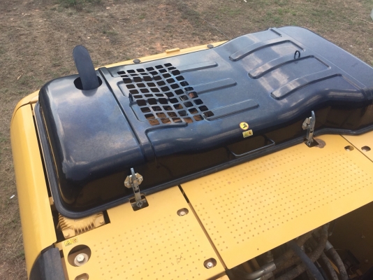 ขายดาวน์แบคโฮ CATERPILLAR 320D2ทำงาน 2098ชั่วโมง สวยมาก สนใจโทร 081-970-1072