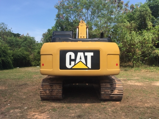 ขายดาวน์แบคโฮ CATERPILLAR 320D2ทำงาน 2098ชั่วโมง สวยมาก สนใจโทร 081-970-1072