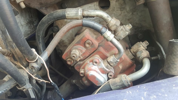 ขายรถคีบไม้มือหมุนได้ HITACHI 55URเทียบ60 เครื่องฟิตใหม่เอวแน่น ปั๊มแรงสภาพพร้อมทำงาน