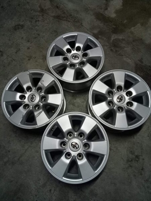 ล้อโตโยต้า พีรันเนอร์15&times;7 ชุด3200บ.โทร.0879050181.ส่งได้ทั่วไทย