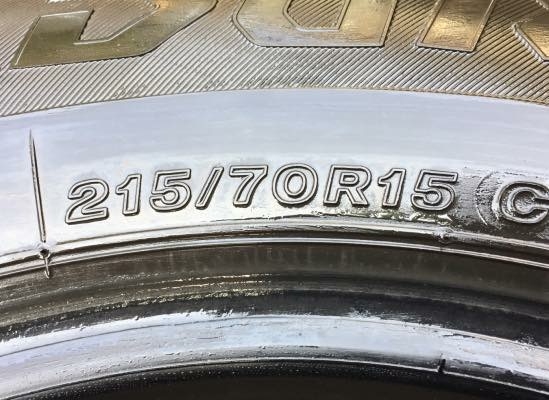 ยาง Bridgestone 205 70 15 ปี17 ดอกเต็ม ไม่มีปะ ใช้ยาว ราคาไม่แพง