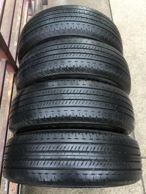 ยาง Bridgestone 205 70 15 ปี17 ดอกเต็ม ไม่มีปะ ใช้ยาว ราคาไม่แพง