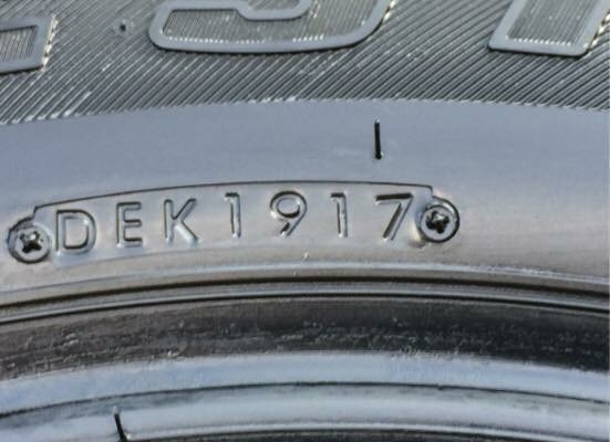 ยาง Bridgestone 205 70 15 ปี17 ดอกเต็ม ไม่มีปะ ใช้ยาว ราคาไม่แพง