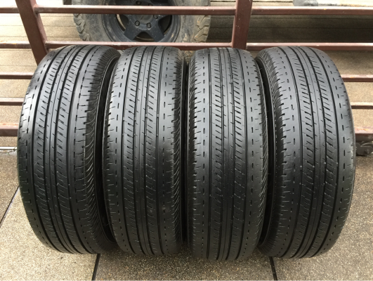 ยาง Bridgestone 205 70 15 ปี17 ดอกเต็ม ไม่มีปะ ใช้ยาว ราคาไม่แพง