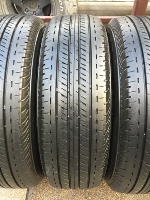 ยาง Bridgestone 205 70 15 ปี17 ดอกเต็ม ไม่มีปะ ใช้ยาว ราคาไม่แพง