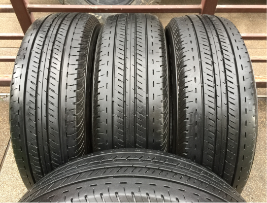 ยาง Bridgestone 205 70 15 ปี17 ดอกเต็ม ไม่มีปะ ใช้ยาว ราคาไม่แพง