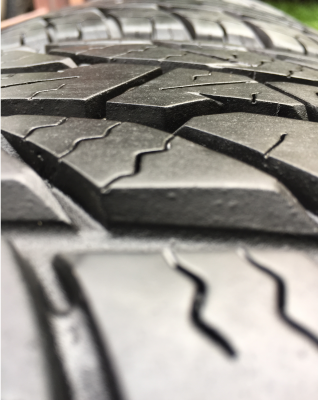 ยาง All Maxxis 265 65 17 ปลายปี16 ดอกเต็ม เนื้อนิ่มๆ ใช้ยาว ราคาไม่แพง