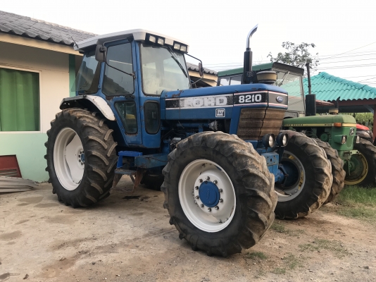 รถไถ Ford 8210 cararo รถเก่านอกไม่เคยใช้งานในไทย แอร์เย็นๆ