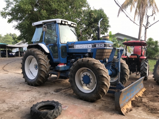 รถไถ Ford 8210 cararo รถเก่านอกไม่เคยใช้งานในไทย แอร์เย็นๆ