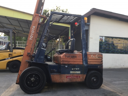 อาร์ ซี เอช โฟรคลิฟท์  ขาย โตโยต้า รุ่น 5 ดีเซล 3 ตัน