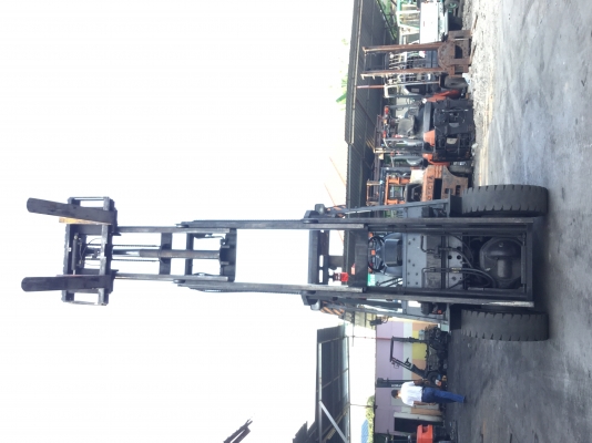 อาร์ ซี เอช โฟรคลิฟท์  ขาย โตโยต้า รุ่น 6 ดีเซล 3 ตัน เสาเข้าตู้ 4.5. เมตร