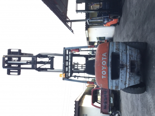 อาร์ ซี เอช โฟรคลิฟท์  ขาย โตโยต้า รุ่น 6 ดีเซล 3 ตัน เสาเข้าตู้ 4.5. เมตร