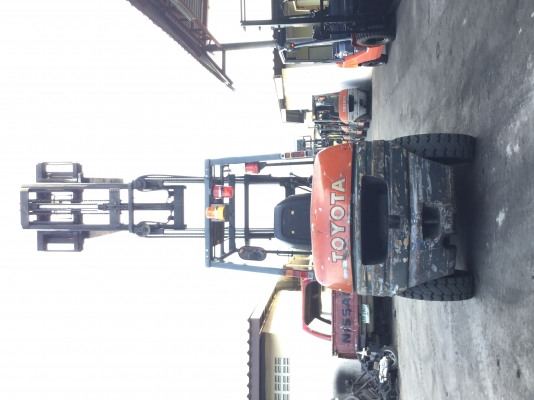 อาร์ ซี เอช โฟรคลิฟท์ ขาย โตโยต้า รุ่น 6 ดีเซล 3 ตัน เสาเข้าตู้ 4 เมตร อาร์ ซี เอช โฟรคลิฟท์ ขาย โตโยต้า รุ่น 6 ดีเซล 3 ตัน เสาเข้าตู้ 4 เมตร