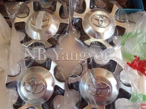 ฝาดุมล้อ New Fortuner ขอบ18 ของแท้ศูนย์ ฝาดุมล้อ New Fortuner ขอบ18 ของแท้ศูนย์