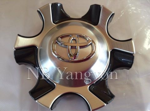 ฝาดุมล้อ New Fortuner ขอบ18 ของแท้ศูนย์