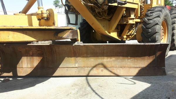 รถเกรด CAT 140 G เล่มทะเบียนราคา 3,500,000 รถ กทม.