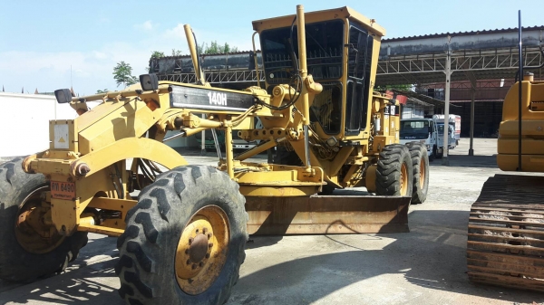 รถเกรด CAT 140 G เล่มทะเบียนราคา 3,500,000 รถ กทม.