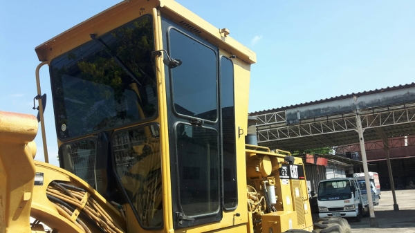 รถเกรด CAT 140 G เล่มทะเบียนราคา 3,500,000 รถ กทม.