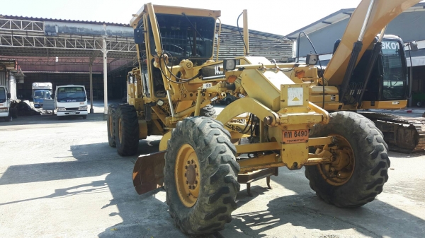 รถเกรด CAT 140 G เล่มทะเบียนราคา 3,500,000 รถ กทม.