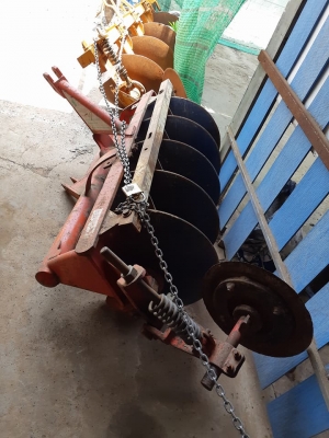 ขายครับ 34 แรง ใบดัน ผานพรวน สีเดิมๆ เล่มชุดโอนครบ ราคา 165,000 บาท กันทรลักษ์ ศรีสะเกษ โทร.0816004753/0984422502 ครับ