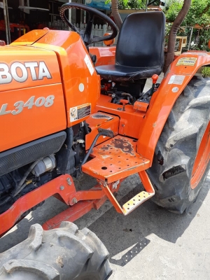 ขายครับ 34 แรง ใบดัน ผานพรวน สีเดิมๆ เล่มชุดโอนครบ ราคา 165,000 บาท กันทรลักษ์ ศรีสะเกษ โทร.0816004753/0984422502 ครับ