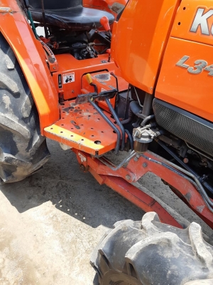 ขายครับ 34 แรง ใบดัน ผานพรวน สีเดิมๆ เล่มชุดโอนครบ ราคา 165,000 บาท กันทรลักษ์ ศรีสะเกษ โทร.0816004753/0984422502 ครับ