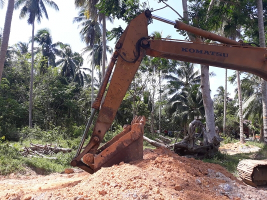 ขายรถแบคโฮ KOMATSU PC200-5 เปลี่ยนเครื่อง อีซูซุ ราคา 320000 ขายรถแบคโฮ KOMATSU PC200-5 เปลี่ยนเครื่อง อีซูซุ ราคา 320000