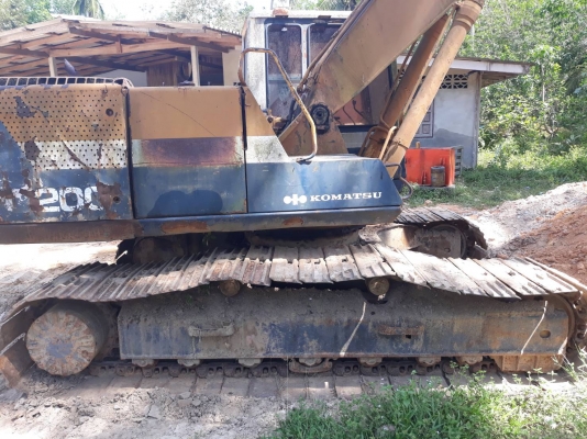 ขายรถแบคโฮ KOMATSU PC200-5 เปลี่ยนเครื่อง อีซูซุ ราคา 320000 ขายรถแบคโฮ KOMATSU PC200-5 เปลี่ยนเครื่อง อีซูซุ ราคา 320000