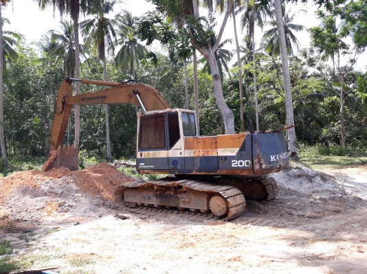 ขายรถแบคโฮ KOMATSU PC200-5 เปลี่ยนเครื่อง อีซูซุ ราคา 320000