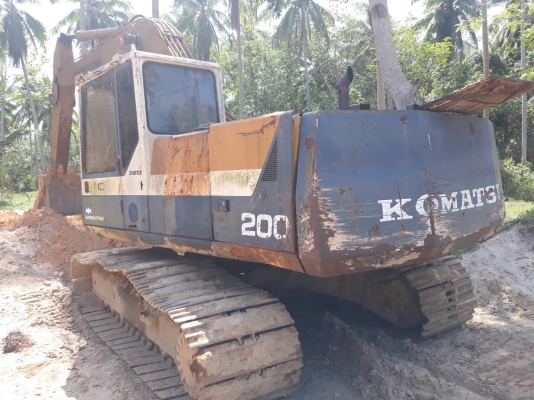 ขายรถแบคโฮ KOMATSU PC200-5 เปลี่ยนเครื่อง อีซูซุ ราคา 320000