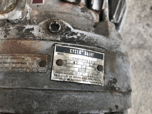 ขายมอเตอร์เกียร์ Cycro drive Sumitomo 3HP. 380V อัตราทด 1:15 เพลาออกประมาณ 100รอบต่อนาที สภาพสวยมากเดิมๆ วิ่งนิ่ม พร้อมใช้งาน มี 2ตัวครับ ราคาตัวละ 9,800 บาท