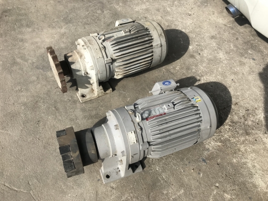 ขายมอเตอร์เกียร์ Cycro drive Sumitomo 5HP. 380V อัตราทด 1:15 เพลาออกประมาณ 100รอบต่อนาที สภาพสวยมากเดิมๆ วิ่งนิ่ม พร้อมใช้งาน มี 2ตัวครับ ราคาตัวละ 12,500 บาท