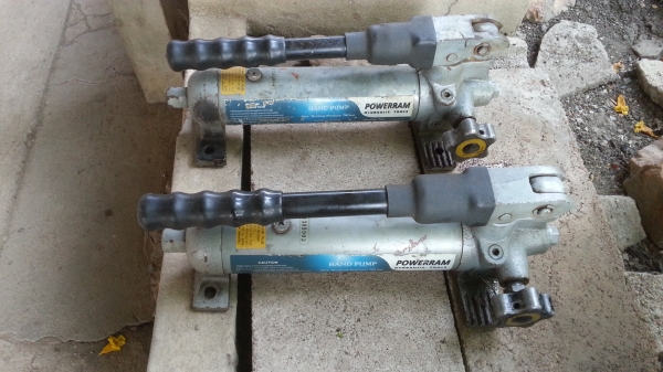 ขายกระบอกอัดไฮโดรลิค เก่าไต้หวัน อันล่ะ  2,500
