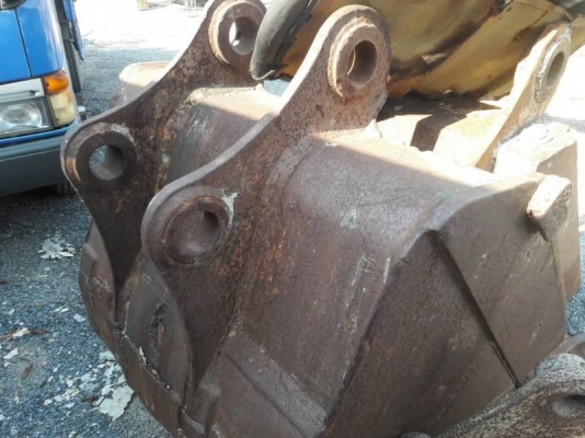 บุ้งกี๋แบคโค 200