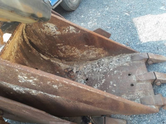 บุ้งกี๋แบคโค 200