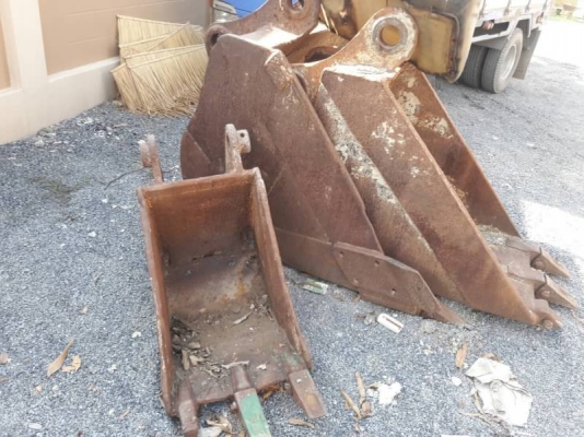 บุ้งกี๋แบคโค 200