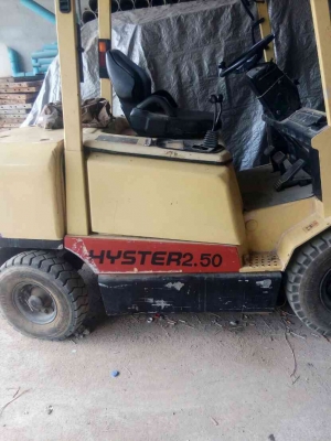 ขายรถยกHyster2.5ตัน พร้อมใช้เกียร์มือ เสา 3 เมตร ขายรถยกHyster2.5ตัน พร้อมใช้เกียร์มือ เสา 3 เมตร