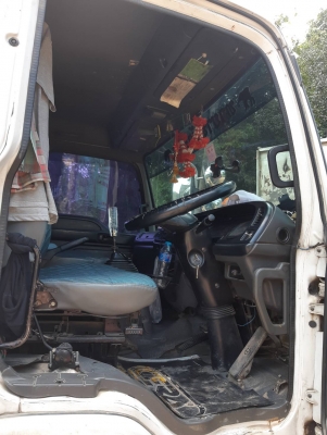 อีซูสุแม่ลูก 270 ปี 49 แม็คโหลดแม่สองเพลาลูกสองคานไม่ดั้มพ์ราคา 1,550,000 รถชุมพร