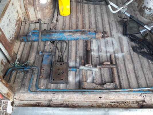 ขอขายชุดดันหน้ารถไถฟอร์ พร้อมๆเอาไปใส่ได้เลยครับ ขอขายชุดดันหน้ารถไถฟอร์ พร้อมๆเอาไปใส่ได้เลยครับ