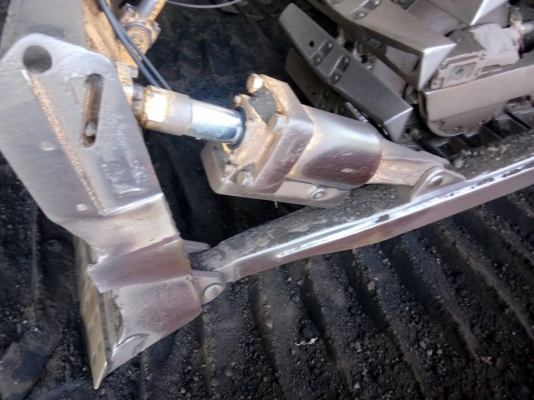 ขายรถแทรกเตอร์CAT D5B ตีนเป็ดเอกสารอินวอย ขายรถแทรกเตอร์CAT D5B ตีนเป็ดเอกสารอินวอย