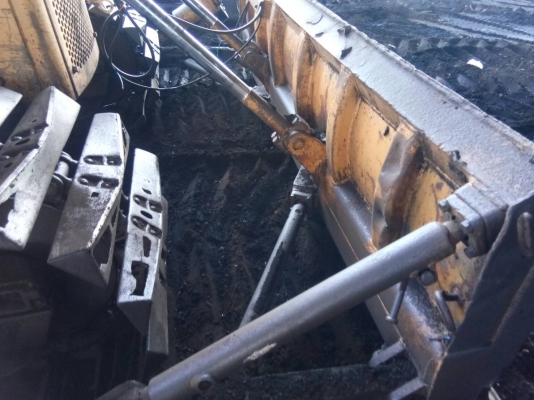 ขายรถแทรกเตอร์CAT D5B ตีนเป็ดเอกสารอินวอย ขายรถแทรกเตอร์CAT D5B ตีนเป็ดเอกสารอินวอย