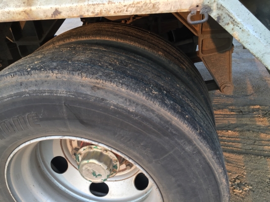 พ่วง 20 ล้อ ฮีโน่คัตชี F18 หัวโปรเฟีย วางเครื่อง P11 320 แรง ลงเล่มหมดแล้ว กระบะเหล็ก -ดั้ม ใส่ของได้ 31,300 กก. ยางดี พ่วง 20 ล้อ ฮีโน่คัตชี F18 หัวโปรเฟีย วางเครื่อง P11 320 แรง ลงเล่มหมดแล้ว กระบะเหล็ก -ดั้ม ใส่ของได้ 31,300 กก. ยางดี