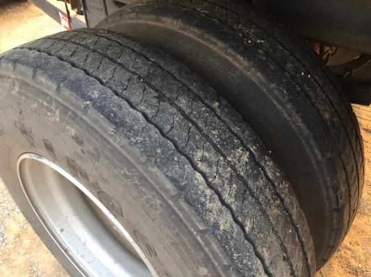 พ่วง 20 ล้อ ฮีโน่คัตชี F18 หัวโปรเฟีย วางเครื่อง P11 320 แรง ลงเล่มหมดแล้ว กระบะเหล็ก -ดั้ม ใส่ของได้ 31,300 กก. ยางดี พ่วง 20 ล้อ ฮีโน่คัตชี F18 หัวโปรเฟีย วางเครื่อง P11 320 แรง ลงเล่มหมดแล้ว กระบะเหล็ก -ดั้ม ใส่ของได้ 31,300 กก. ยางดี